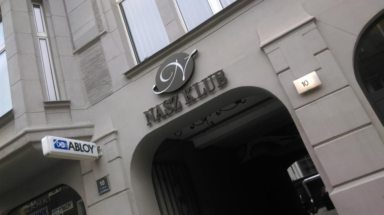 Nasz Klub - Pokoje Goscinne พอซนาน ภายนอก รูปภาพ